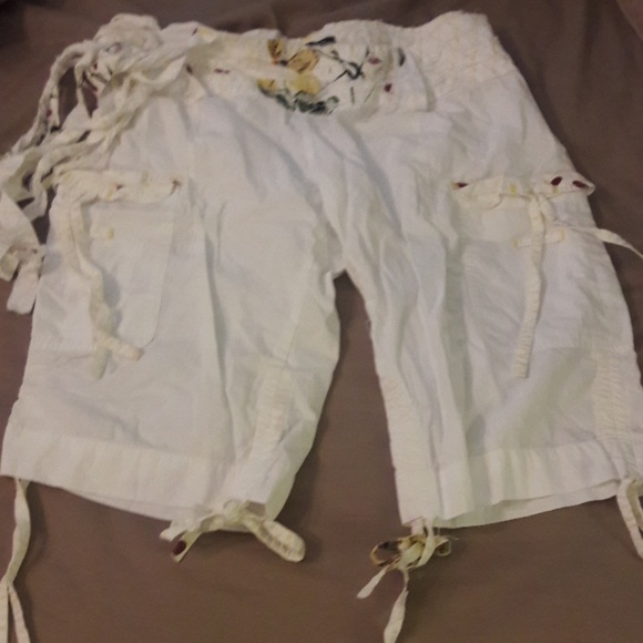 GORGEOUS BOUTIQUE SHORTS,WORE ONCE - Picture 2 of 8